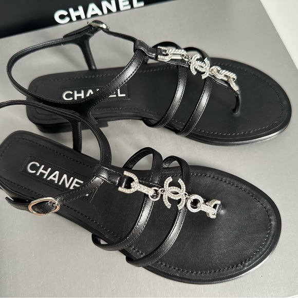 Chanel 2023 black leather thong sandals with crystals cc logo size 36 - Picture 5 of 13